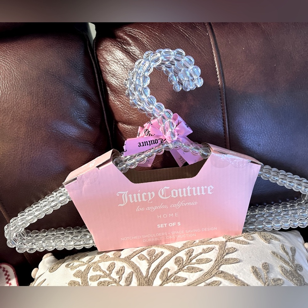 Juicy Couture Los Angeles NWT Set of 5 Clear Beaded Hangers & Pink Juicy Bows
